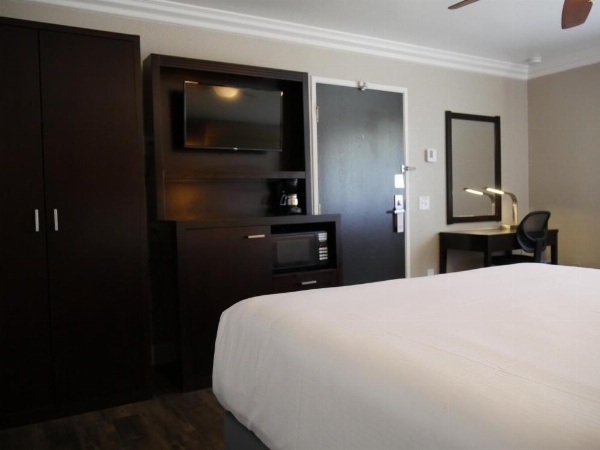 Inn at Highway 1 image 15